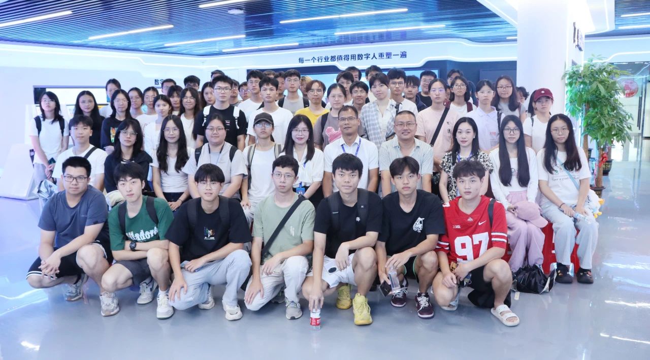 索求将来科技，共筑智慧桥梁